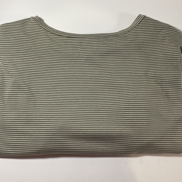 Susina Striped Top with Elbow Length Sleeves in Taupe and White Size‎ M - Picture 8 of 9